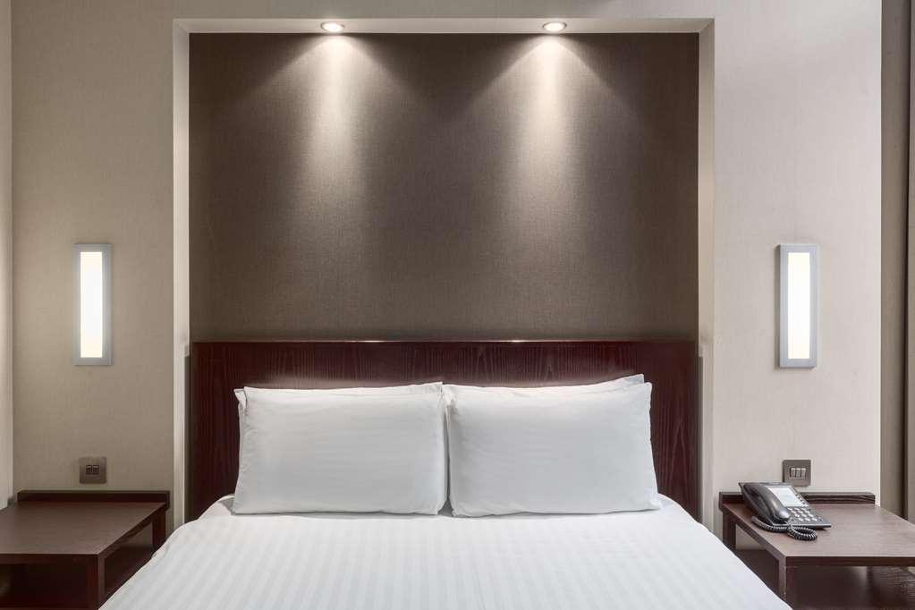 Hotel Nh London Kensington Zimmer foto